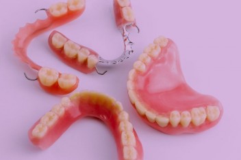 کاربرد پروتزهای دندانی در زیبایی دندان